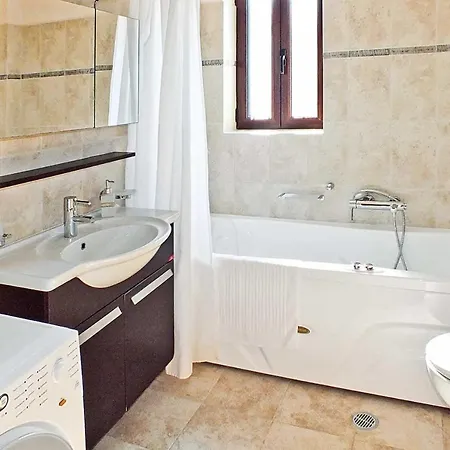 Spanochori Sleeps 6 Air Con Wifi Kariótai