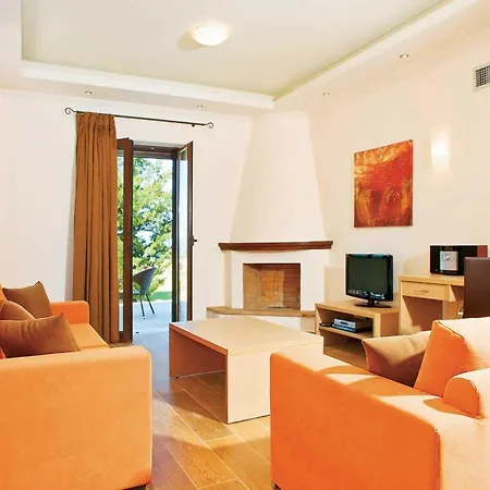 Spanochori Sleeps 6 Air Con Wifi Kariótai